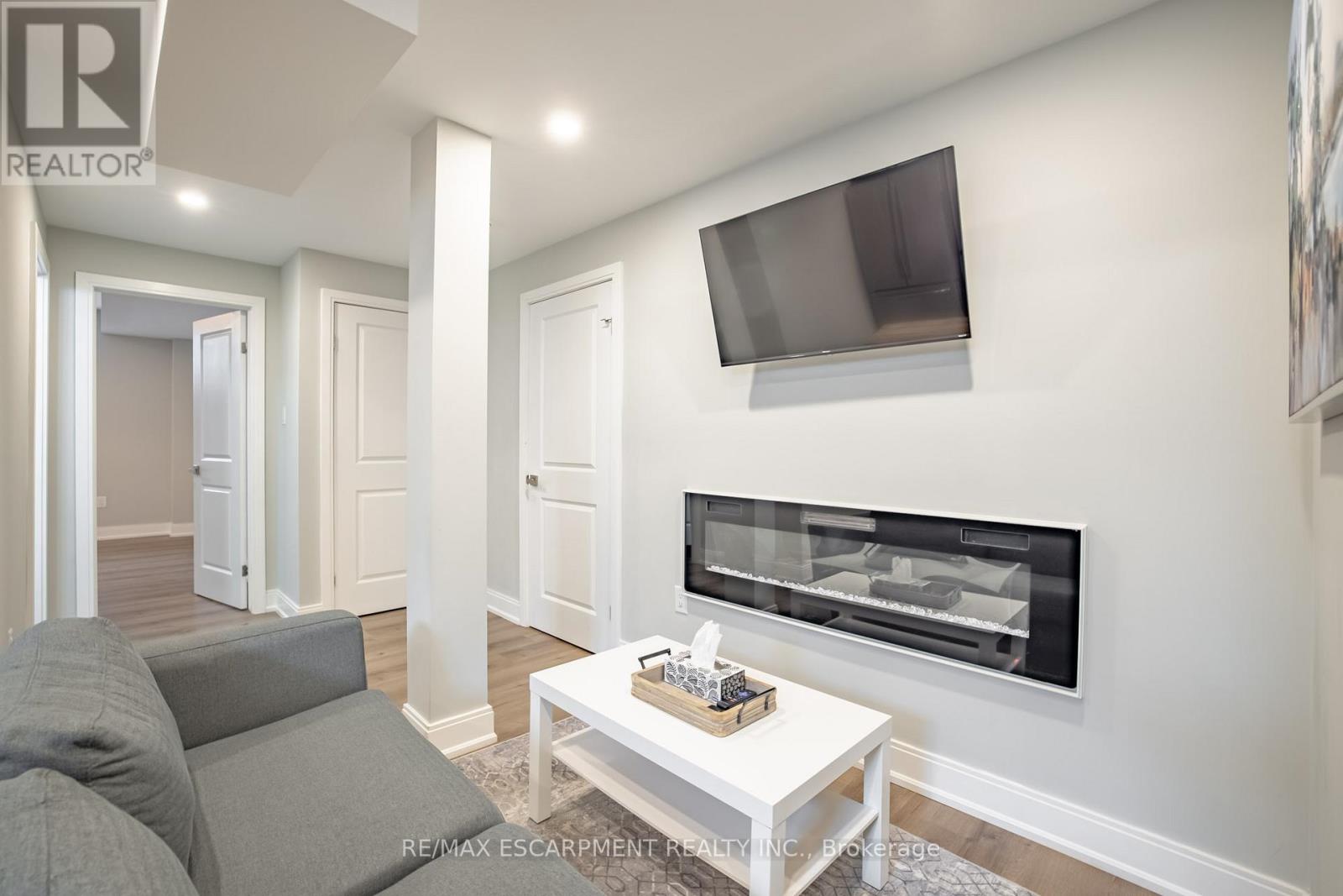 Photo 31 of 4 Lockman Drive, Hamilton ON