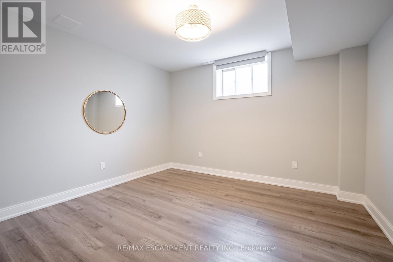 Photo 32 of 4 Lockman Drive, Hamilton ON