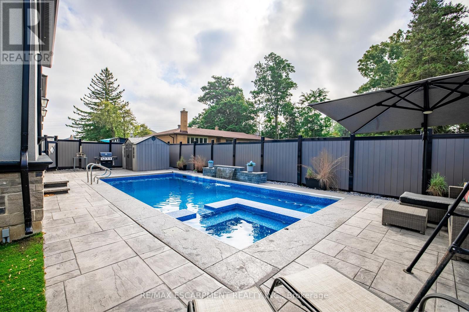 Photo 37 of 4 Lockman Drive, Hamilton ON