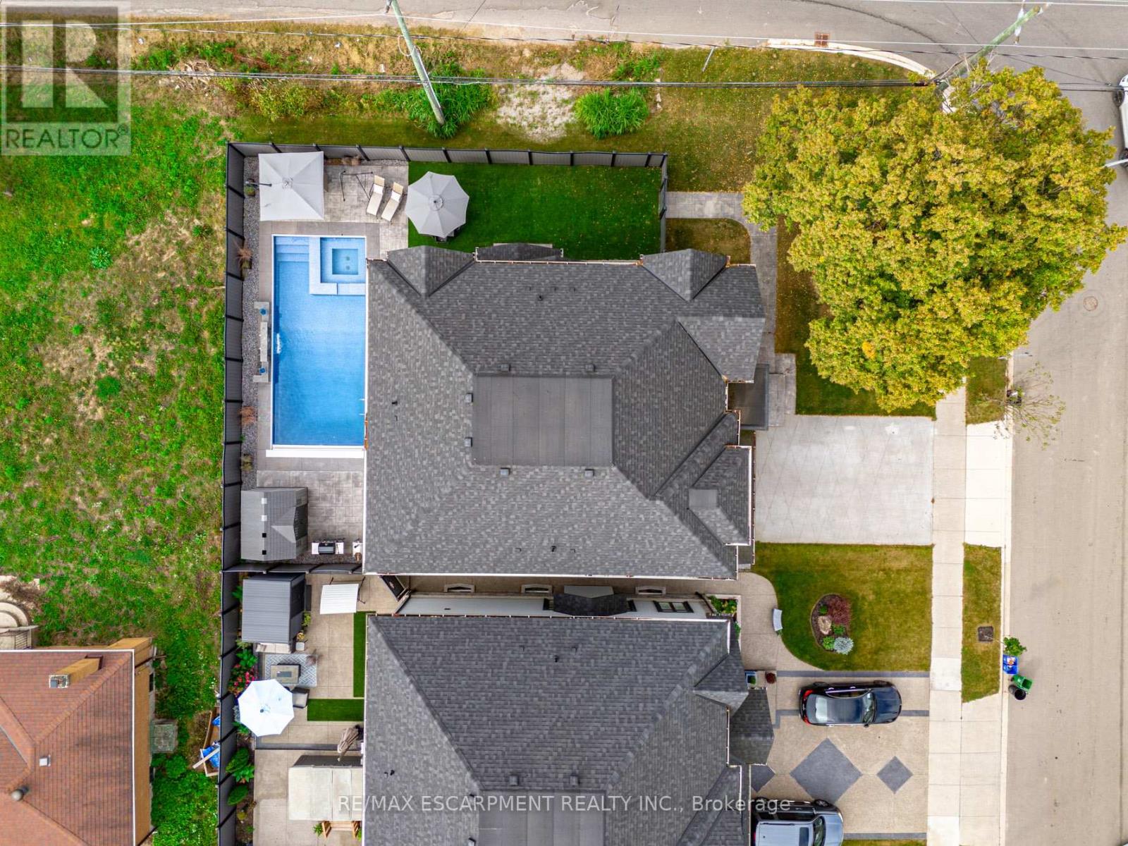 Photo 40 of 4 Lockman Drive, Hamilton ON