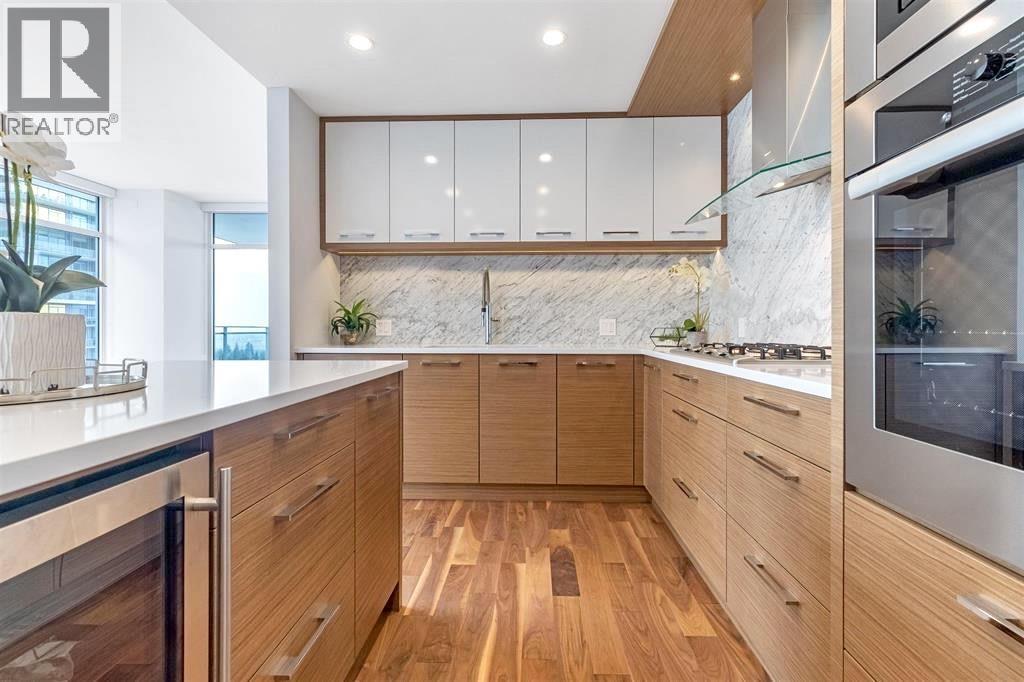 Photo 2 of 1005 4360 Beresford Street, Burnaby BC