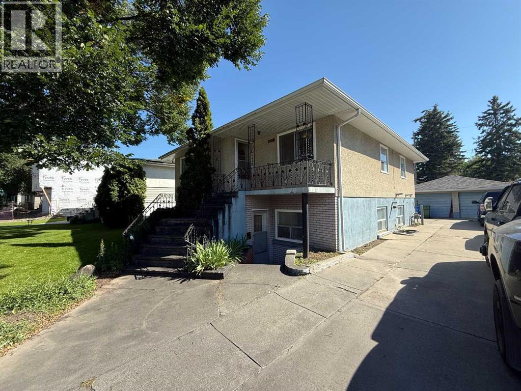 Photo 2 of 920 Renfrew Drive Ne, Calgary AB