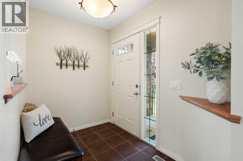 Photo 3 of 206 Silverado Range Place Sw, Calgary AB