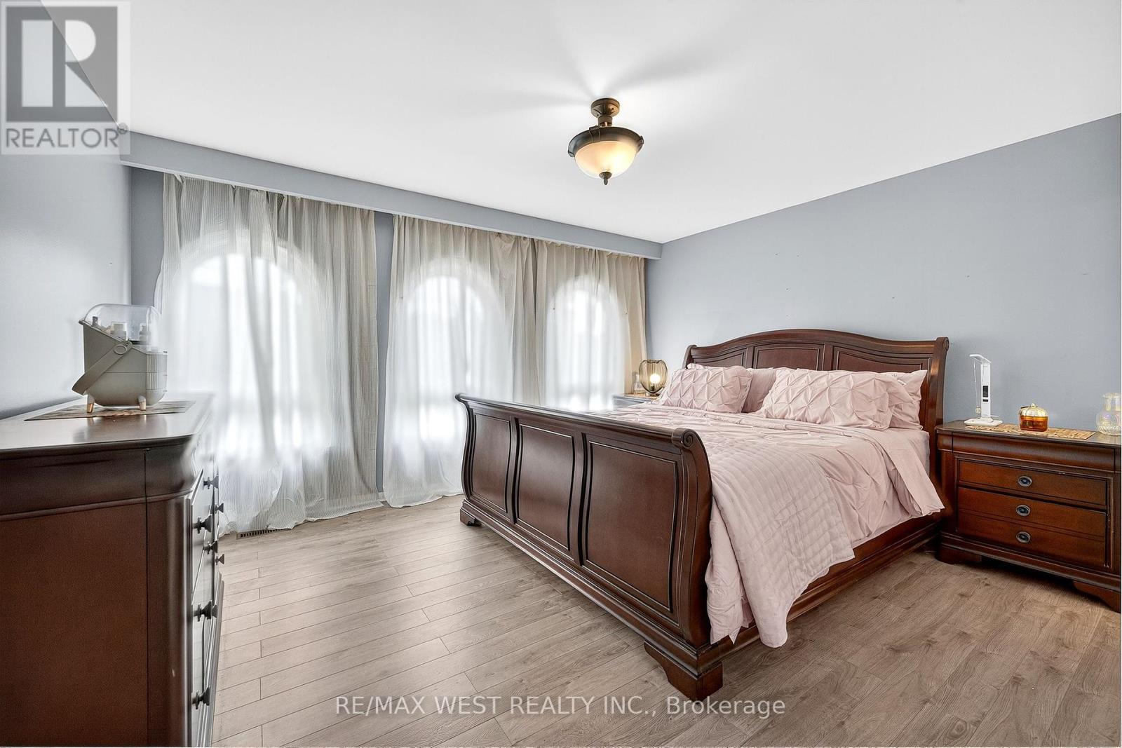 Photo 12 of 54 Barker Avenue, Toronto ON
