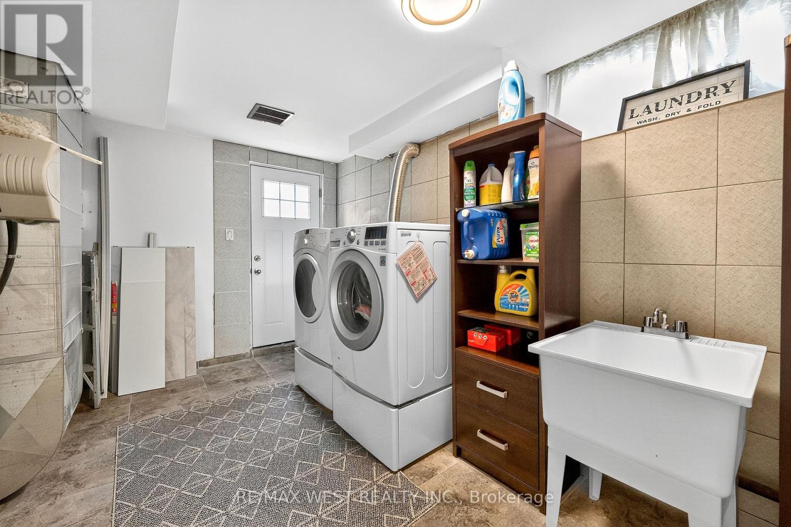 Photo 26 of 54 Barker Avenue, Toronto ON