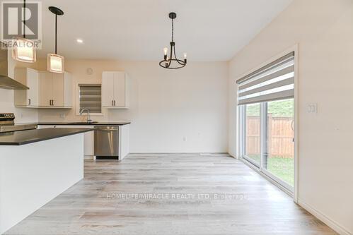 Photo 14 of 3902 Auckland Avenue W, London South ON