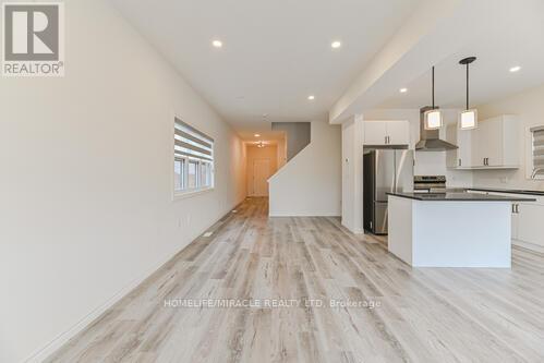 Photo 10 of 3902 Auckland Avenue W, London South ON