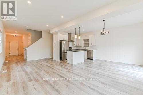 Photo 11 of 3902 Auckland Avenue W, London South ON