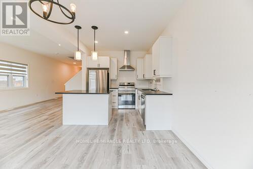 Photo 16 of 3902 Auckland Avenue W, London South ON