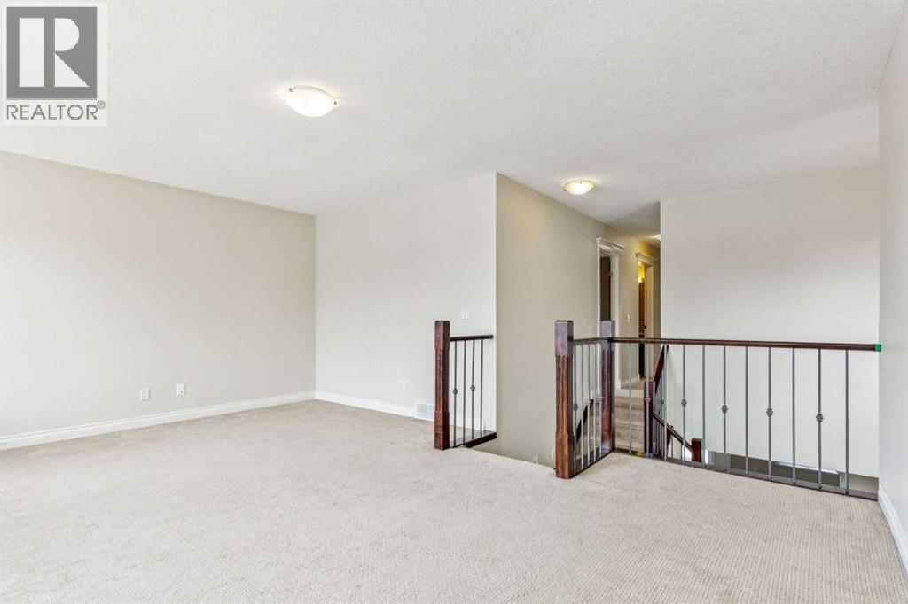 Photo 13 of 1005 Panorama Hills Drive Nw, Calgary AB
