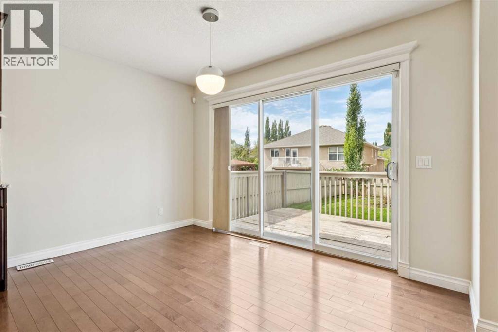 Photo 8 of 1005 Panorama Hills Drive Nw, Calgary AB