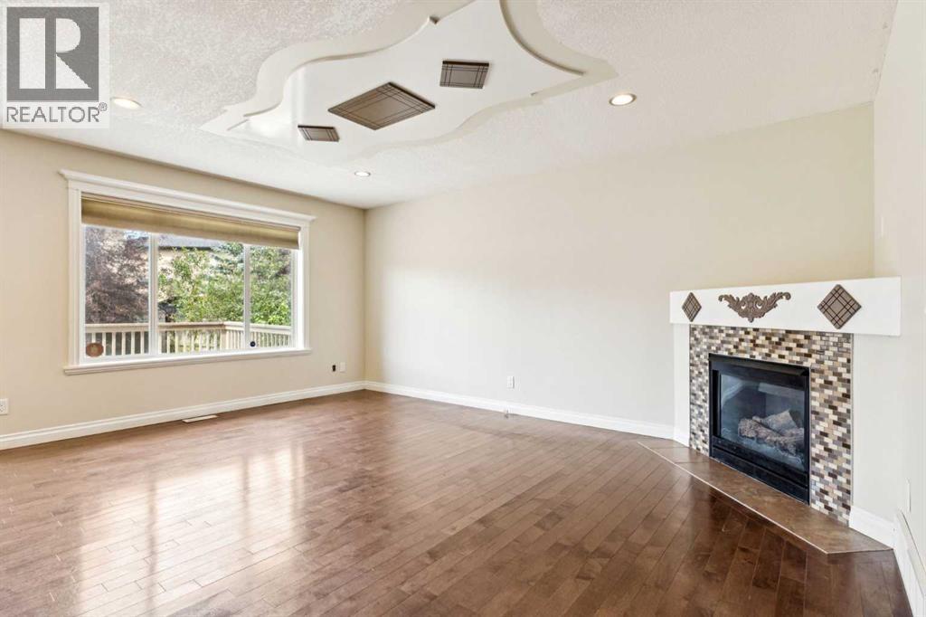 Photo 3 of 1005 Panorama Hills Drive Nw, Calgary AB