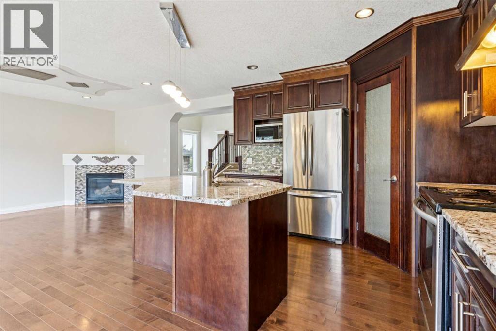 Photo 4 of 1005 Panorama Hills Drive Nw, Calgary AB
