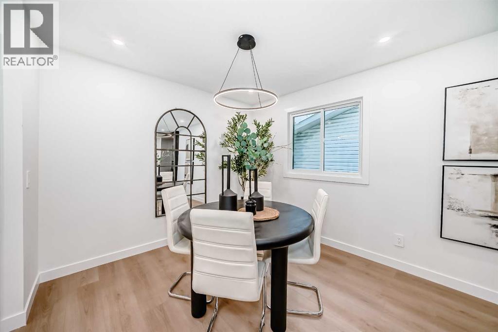 Photo 11 of 636 Cedarille Way Sw, Calgary AB