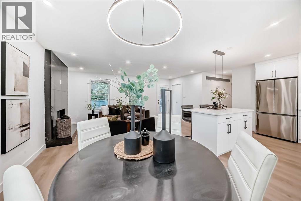 Photo 13 of 636 Cedarille Way Sw, Calgary AB