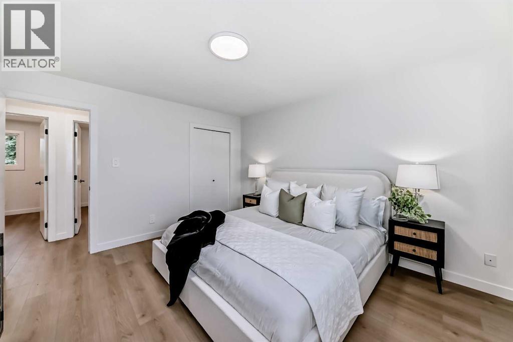 Photo 22 of 636 Cedarille Way Sw, Calgary AB
