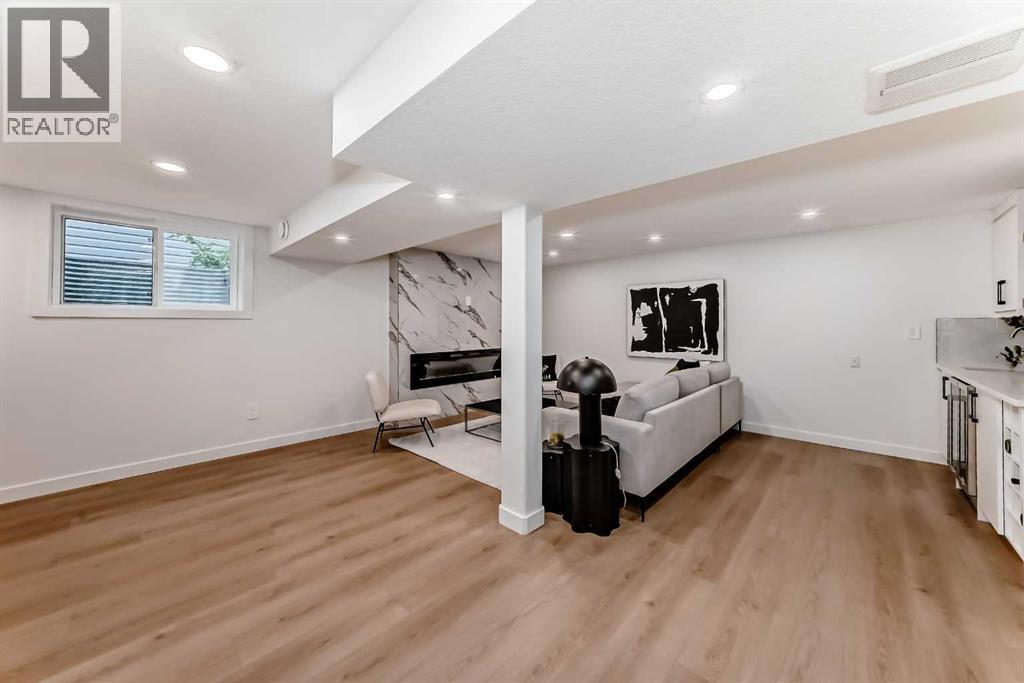 Photo 30 of 636 Cedarille Way Sw, Calgary AB