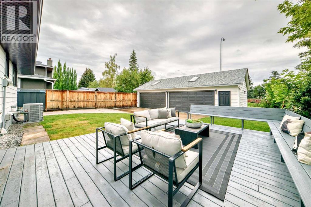 Photo 42 of 636 Cedarille Way Sw, Calgary AB