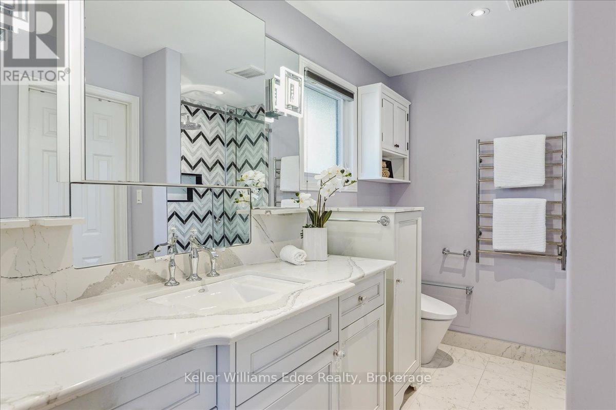 Photo 21 of 1121 Manor Road, Oakville ON