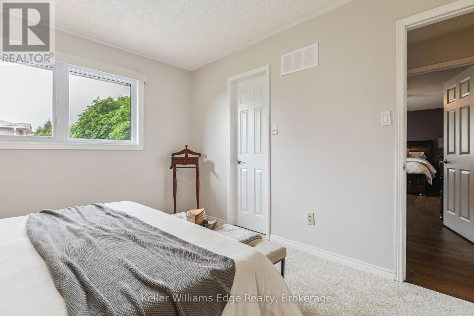 Photo 23 of 1121 Manor Road, Oakville ON
