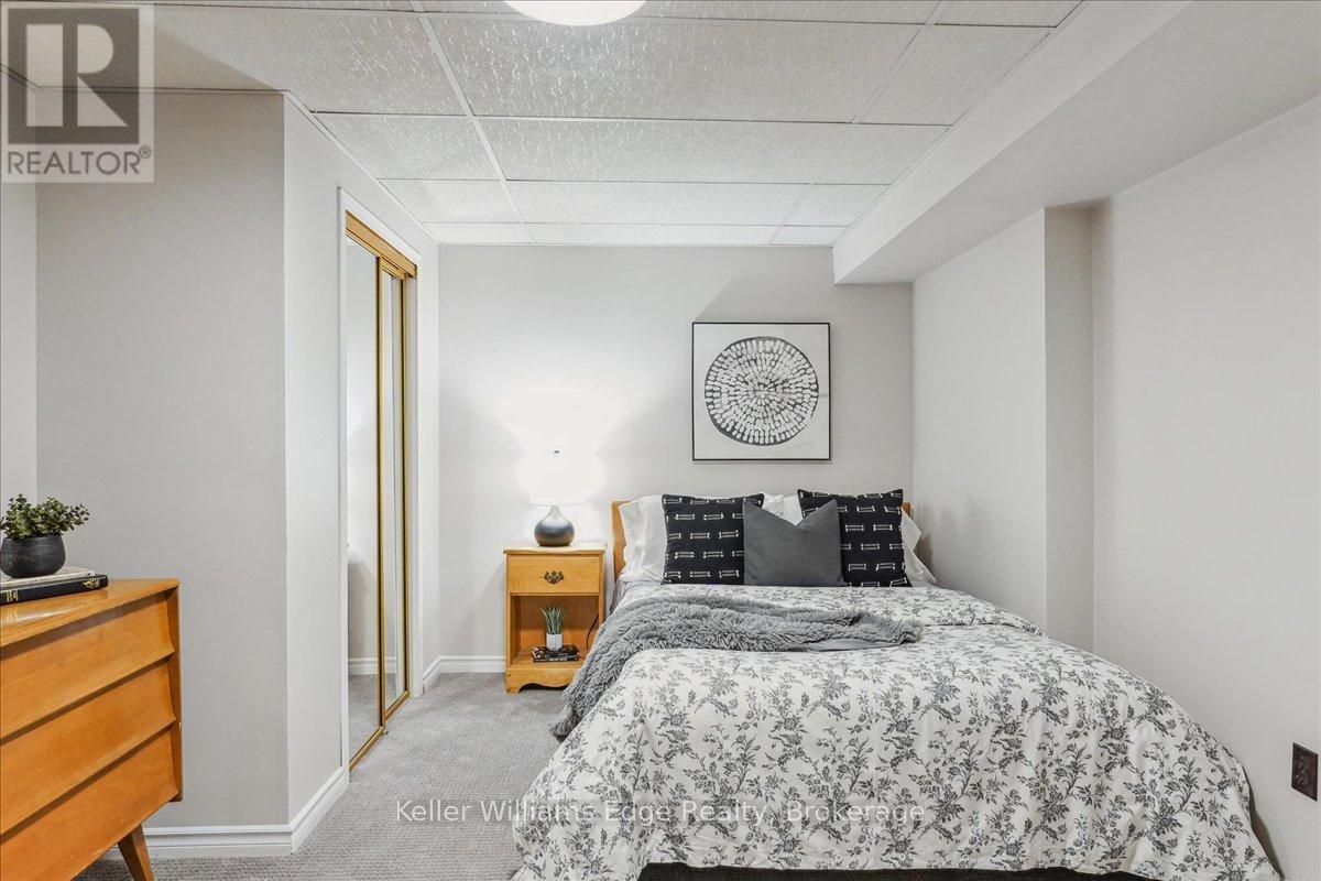 Photo 30 of 1121 Manor Road, Oakville ON