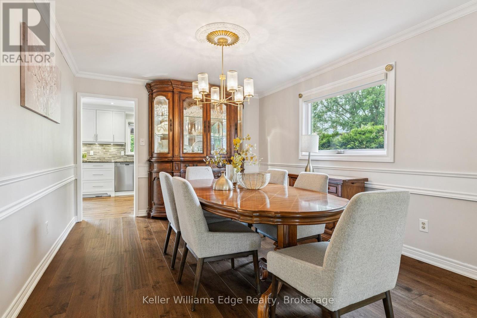 Photo 9 of 1121 Manor Road, Oakville ON