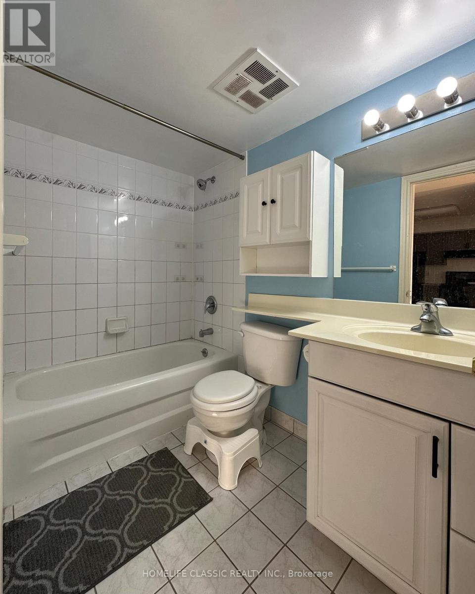 Photo 10 of 618 1700 Eglinton Avenue E, Toronto ON