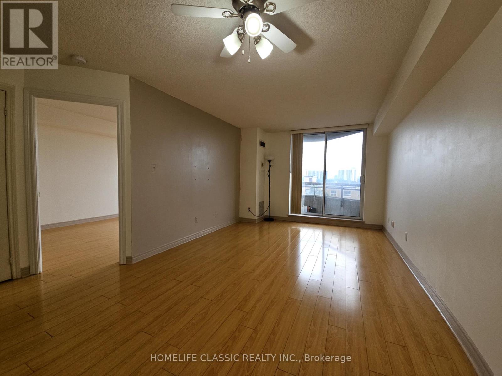 Photo 7 of 618 1700 Eglinton Avenue E, Toronto ON