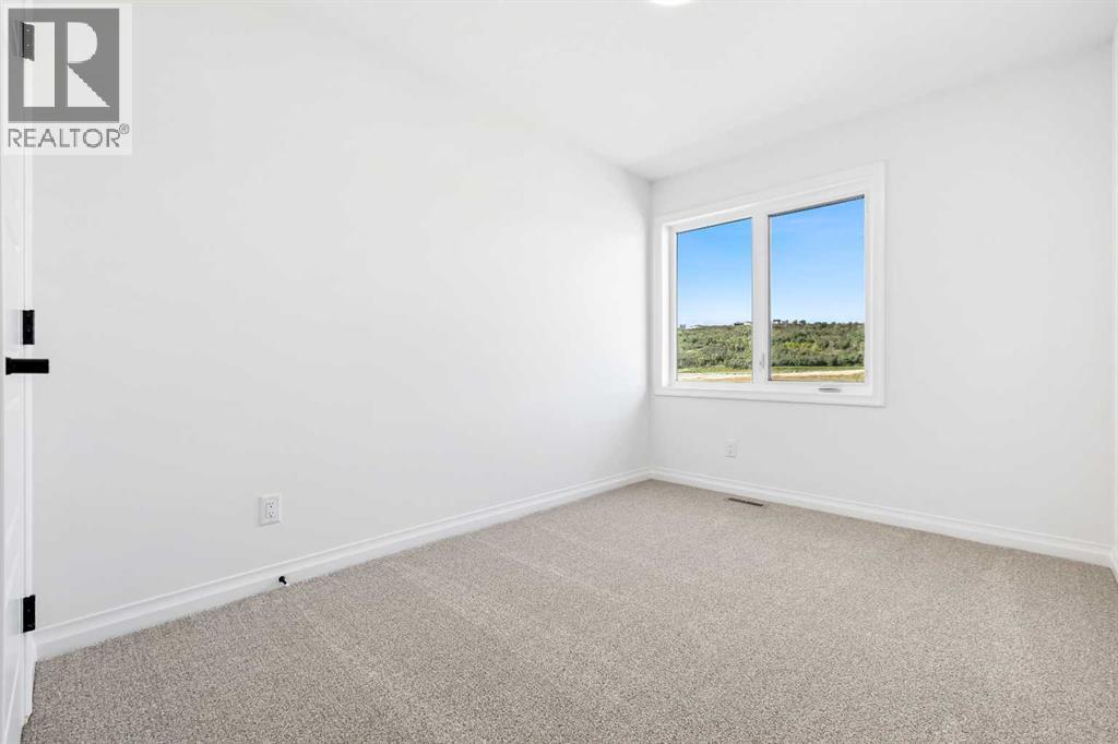 Photo 11 of 898 Wolf Willow Boulevard Se, Calgary AB