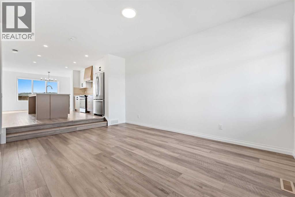 Photo 3 of 898 Wolf Willow Boulevard Se, Calgary AB