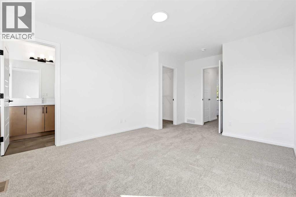 Photo 9 of 898 Wolf Willow Boulevard Se, Calgary AB
