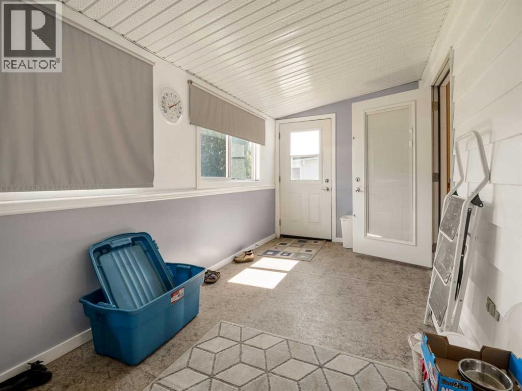 Photo 31 of 1223 St Catherine Road N, Lethbridge AB