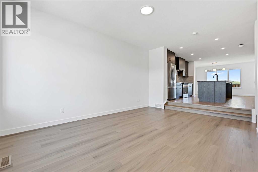 Photo 4 of 894 Wolf Willow Boulevard Se, Calgary AB