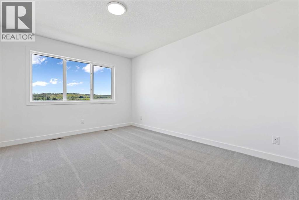 Photo 9 of 894 Wolf Willow Boulevard Se, Calgary AB