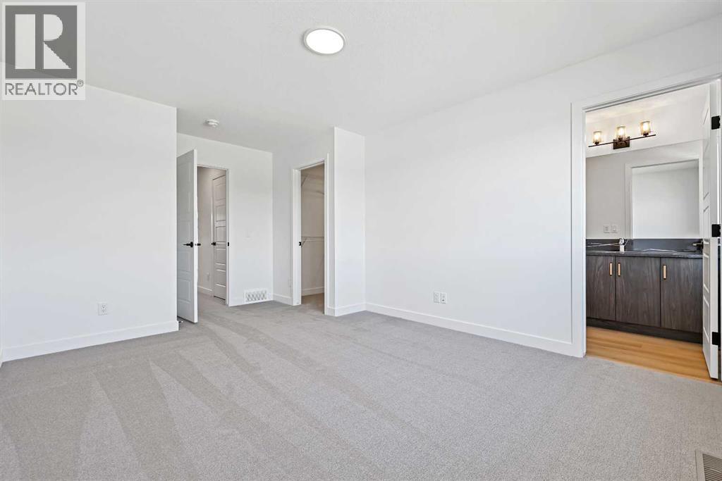 Photo 8 of 894 Wolf Willow Boulevard Se, Calgary AB