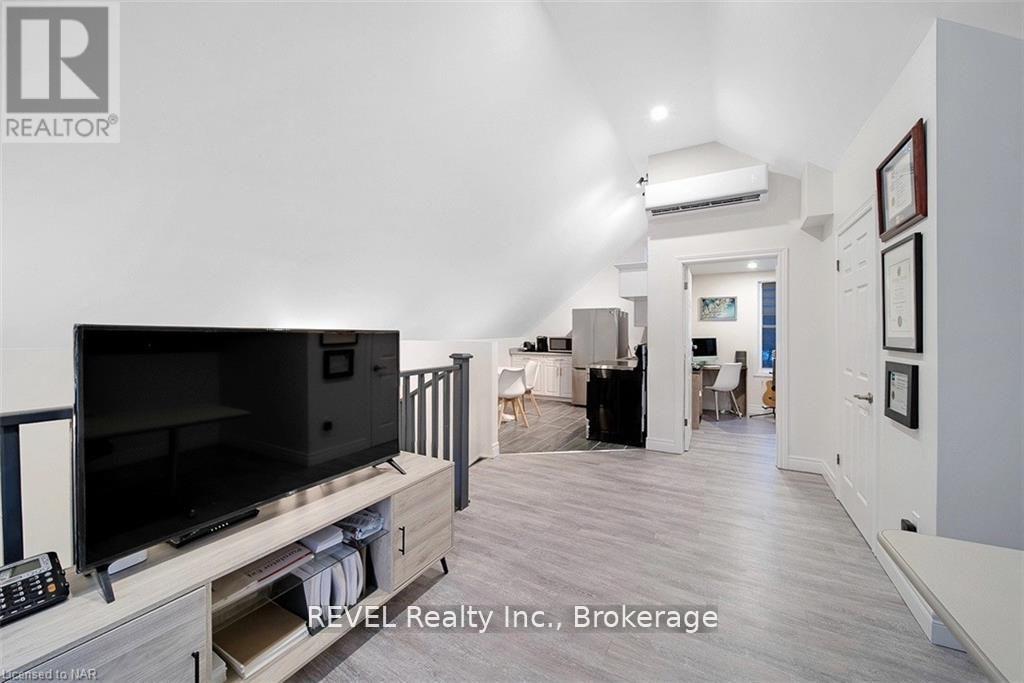 Photo 3 of Main 4102 Portage Road, Niagara Falls ON