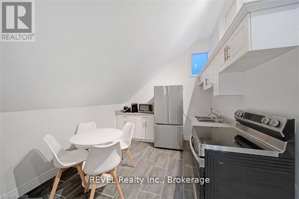 Photo 4 of Main 4102 Portage Road, Niagara Falls ON
