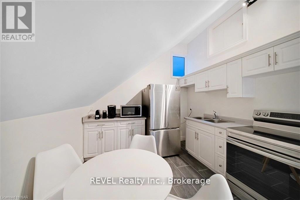 Photo 5 of Main 4102 Portage Road, Niagara Falls ON