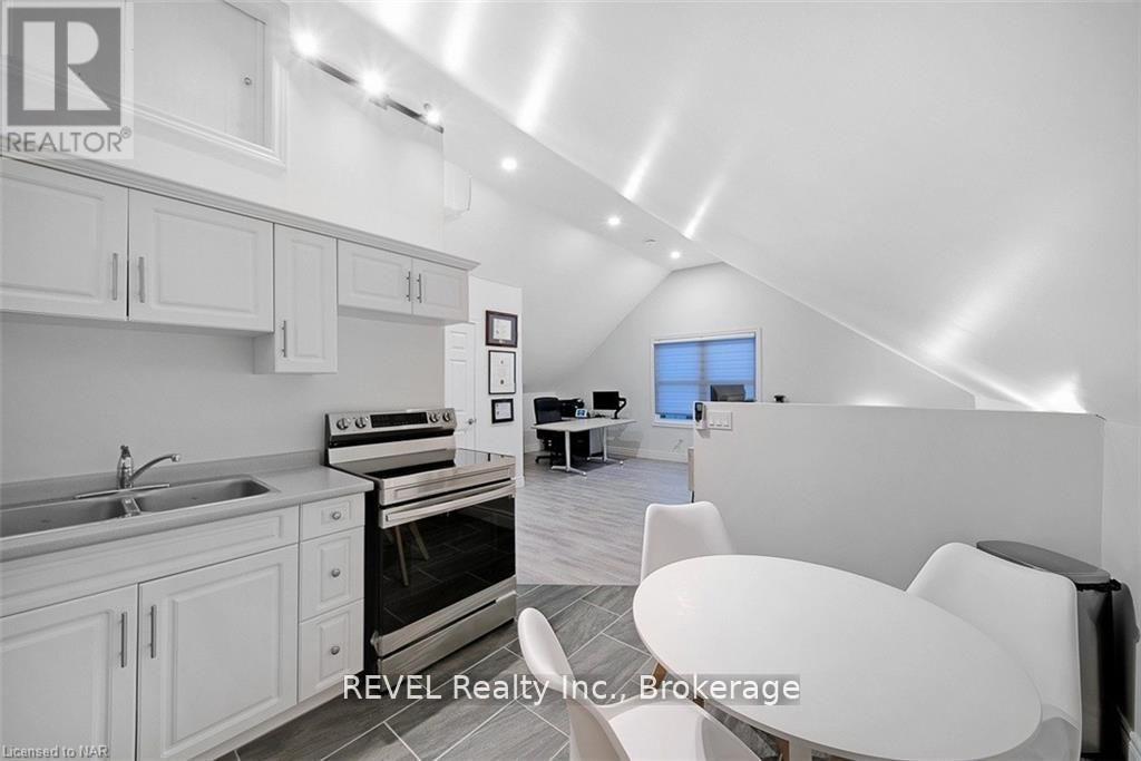 Photo 6 of Main 4102 Portage Road, Niagara Falls ON