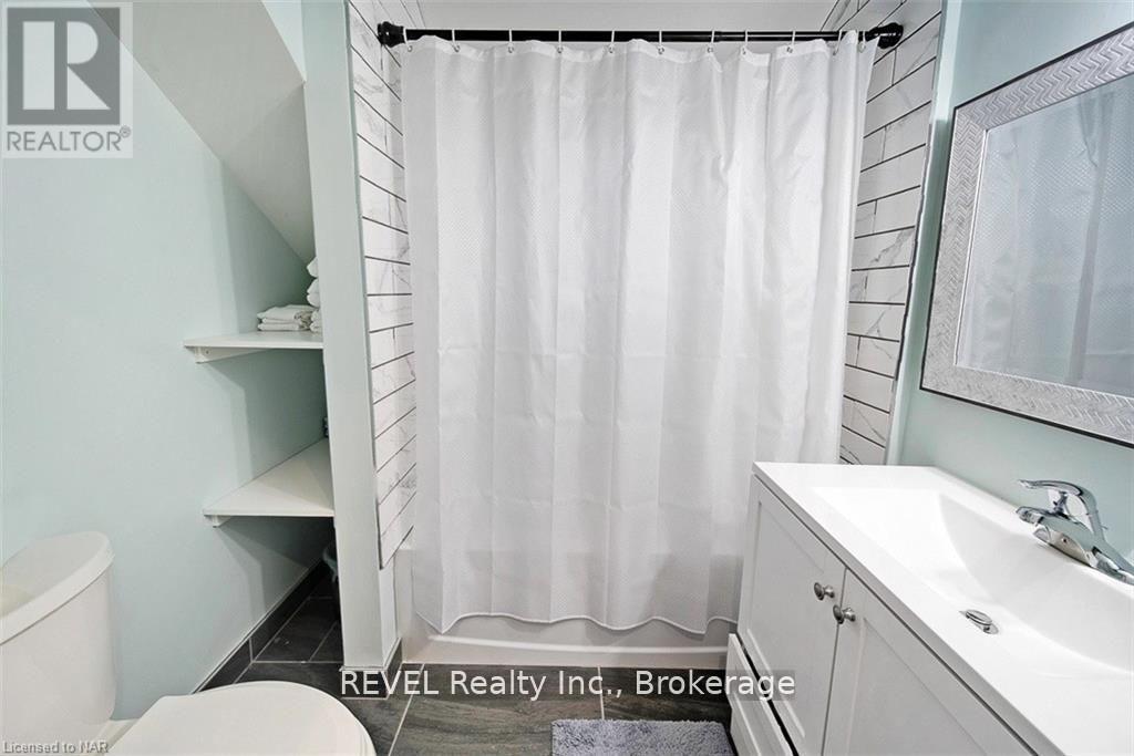 Photo 7 of Main 4102 Portage Road, Niagara Falls ON