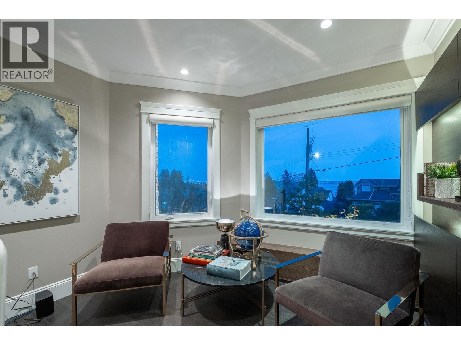 2567 LAWSON AVENUE, West Vancouver