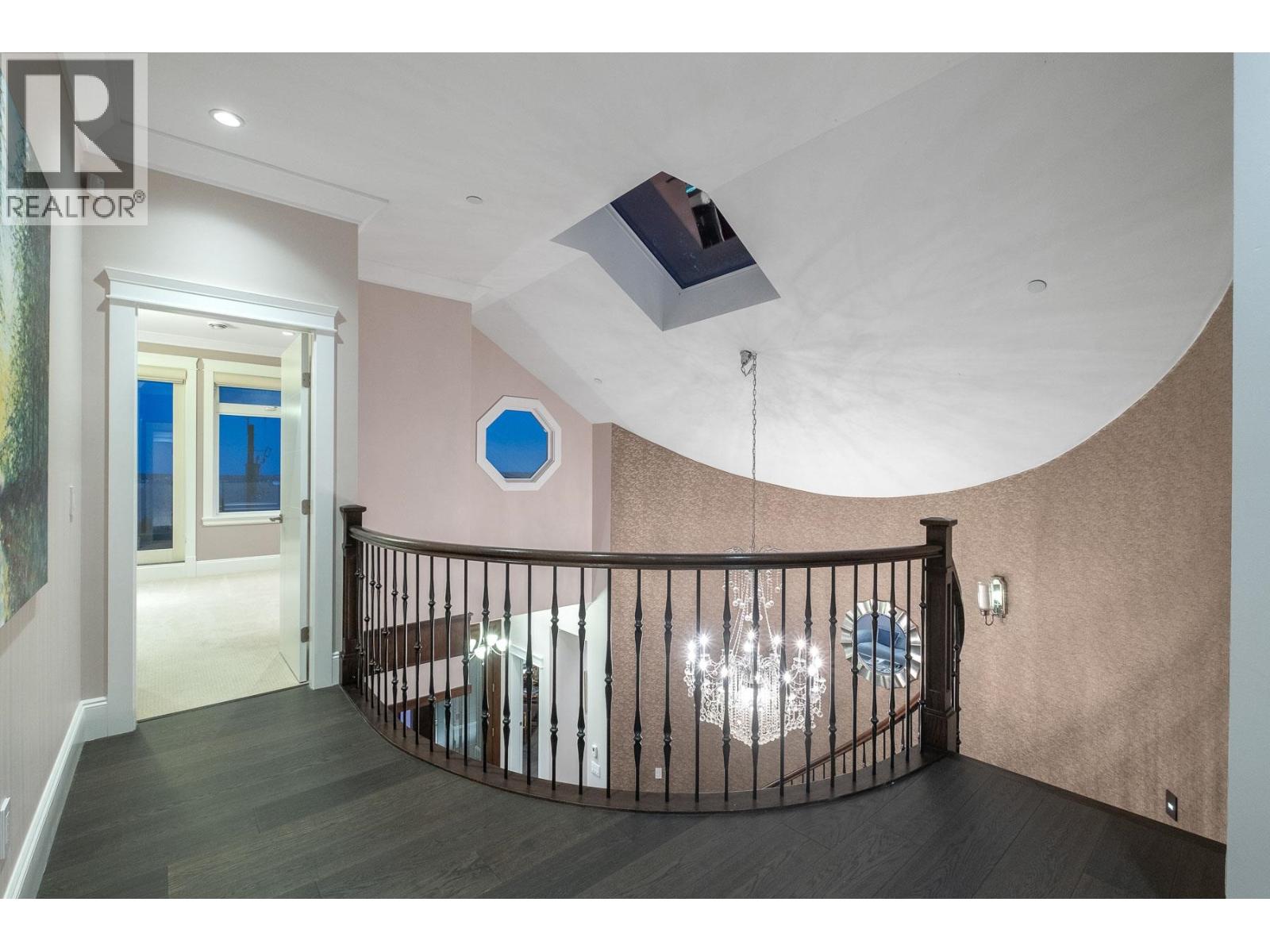 2567 LAWSON AVENUE, West Vancouver