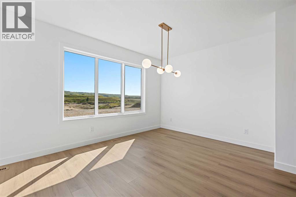 Photo 10 of 914 Wolf Willow Boulevard Se, Calgary AB