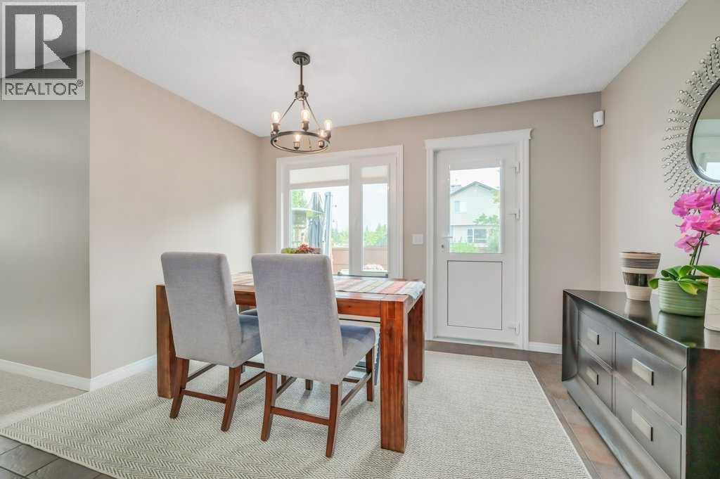 Photo 13 of 4 Cougarstone Common Sw, Calgary AB