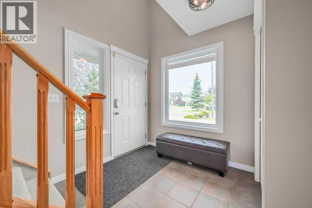 Photo 3 of 4 Cougarstone Common Sw, Calgary AB