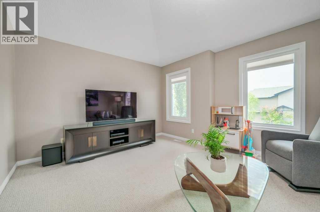 Photo 17 of 4 Cougarstone Common Sw, Calgary AB