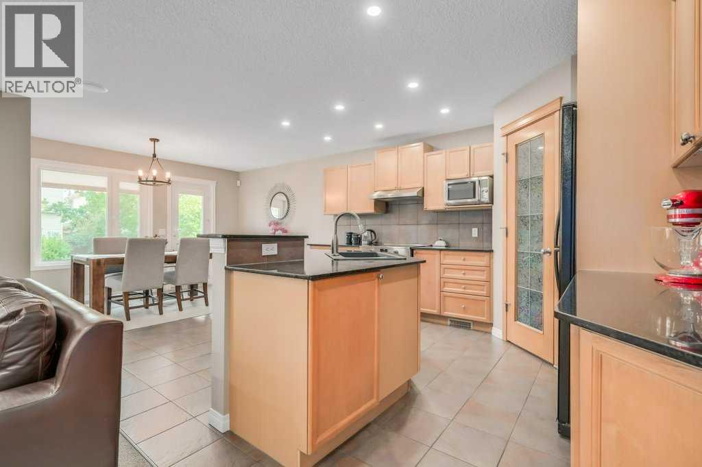 Photo 7 of 4 Cougarstone Common Sw, Calgary AB