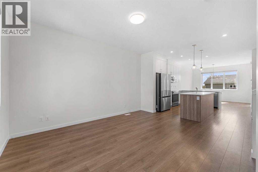 Photo 4 of 1961 Rangeview Drive Se, Calgary AB