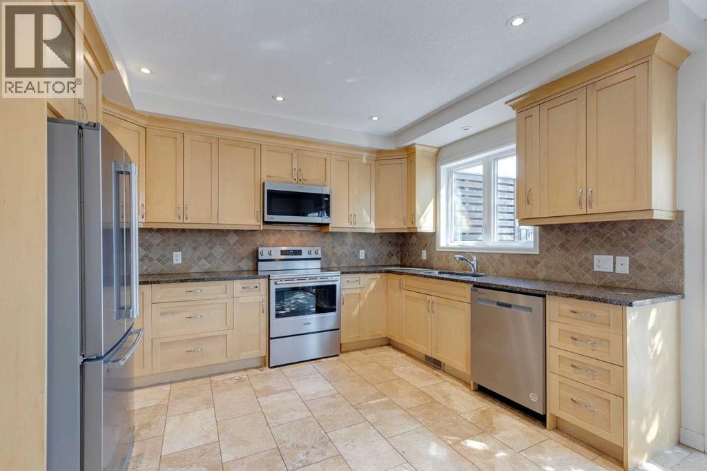 Photo 4 of 909 15 Avenue Ne, Calgary AB
