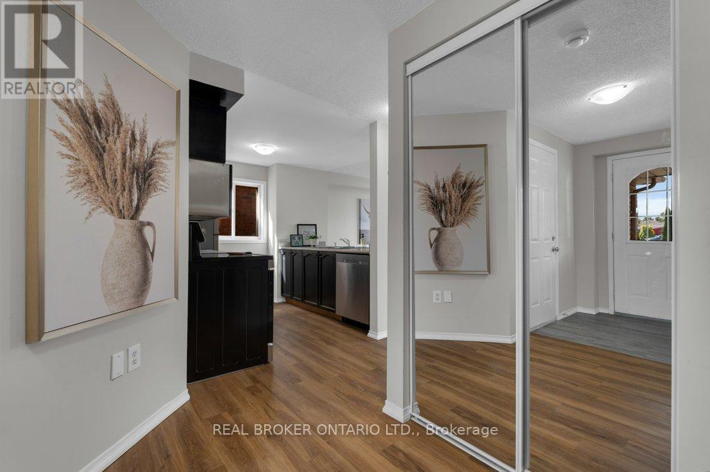 Photo 11 of 180 Tunbridge Road, Barrie ON